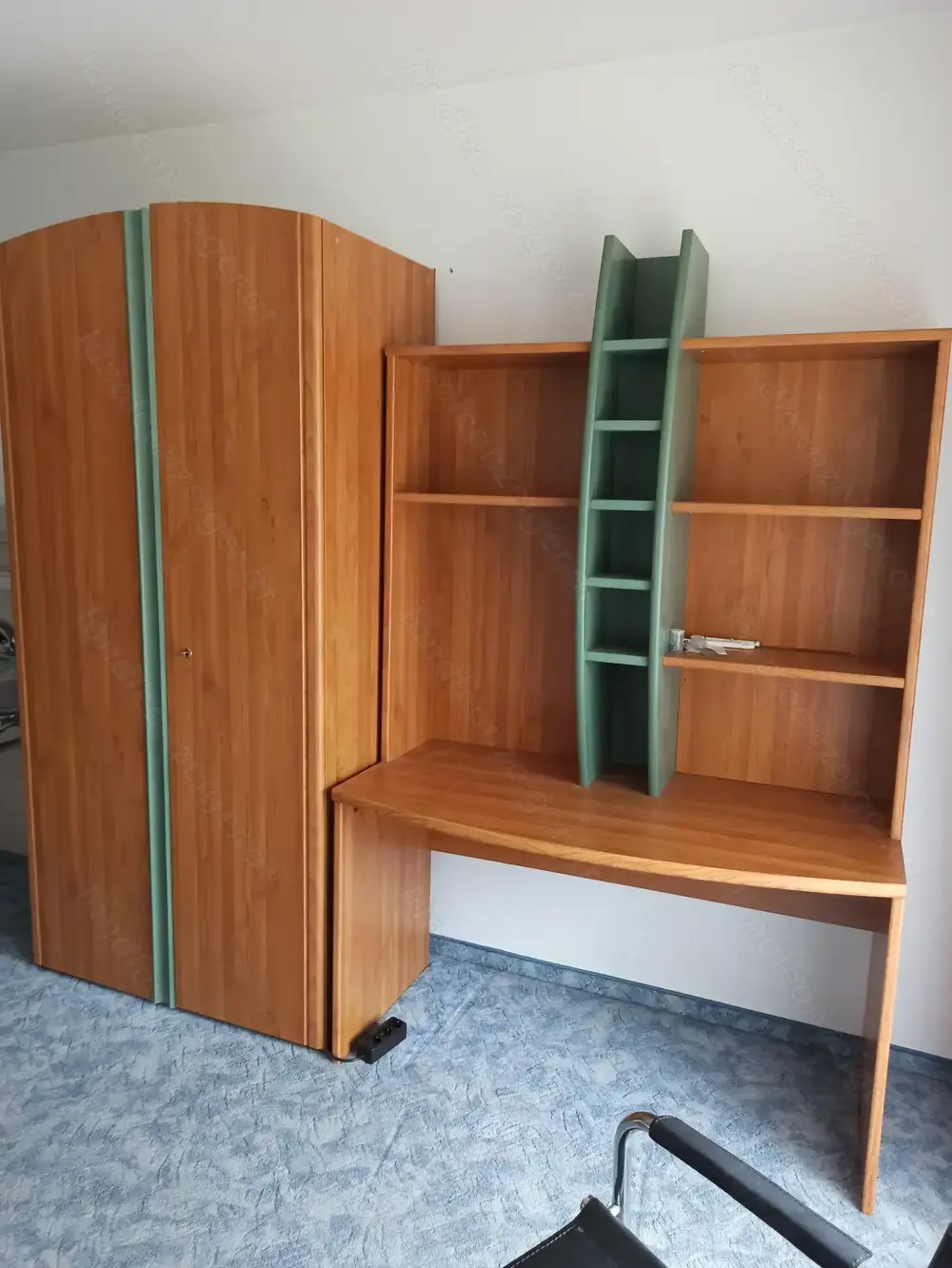 Jugendzimmer günstig abzugeben