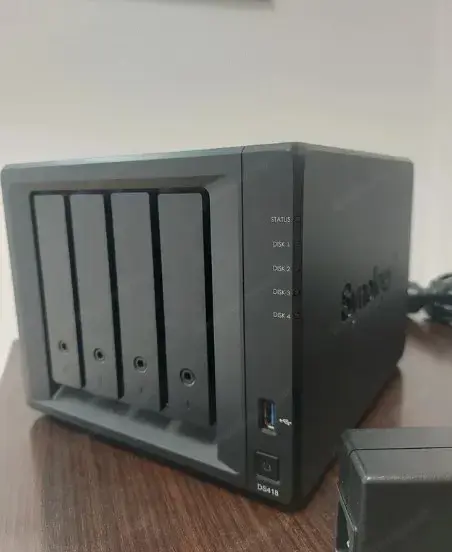 Synology DS418 NAS + 4 HDD 2 TB Synology DS418 NAS + 4 HDD 2 TB