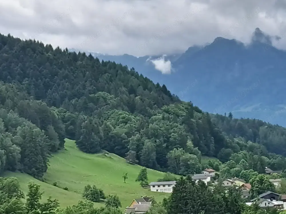 2,5 Zimmerwohnung mit herrlicher Aussicht zu vermieten 2,5 Zimmerwohnung mit herrlicher Aussicht zu vermieten