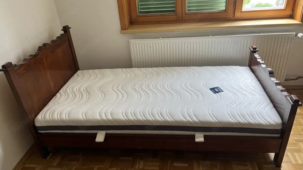 Bett aus Vollholz Bett aus Vollholz