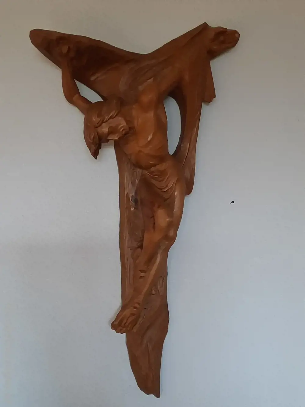 Holzkreuz "Corpus im Stamm" handgeschnitzt Holzkreuz "Corpus im Stamm" handgeschnitzt