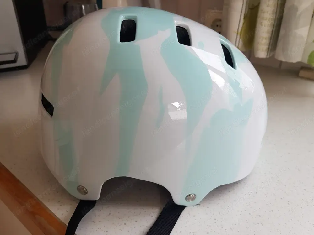 STOPP! Cooler Kinderfahrrad-Schalenhelm Gr. 51-55 v. Bell, neuwertig STOPP! Cooler Kinderfahrrad-Schalenhelm Gr. 51-55 v. Bell, neuwertig