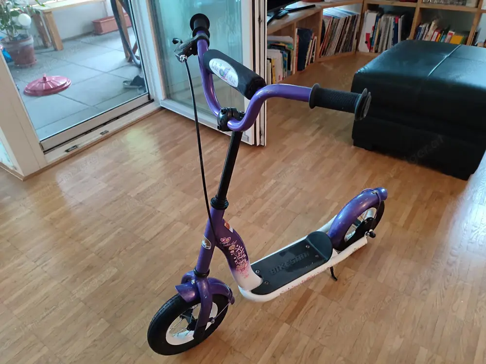 Bike Star Tretroller mit Luftreifen. Bike Star Tretroller mit Luftreifen.