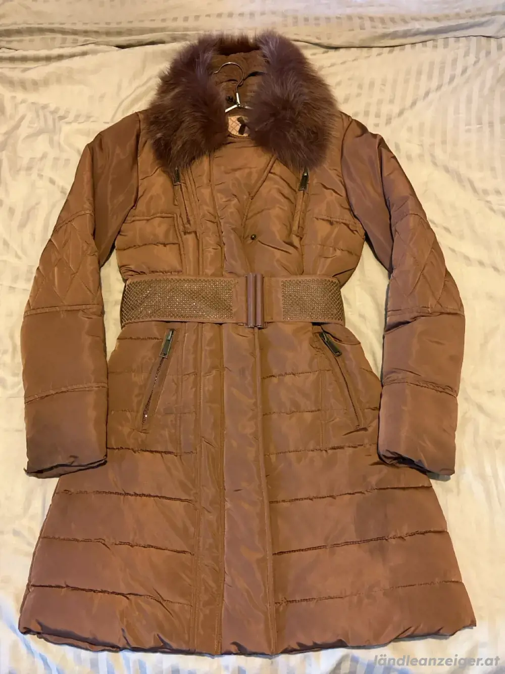    Eleganter Damen-Wintermantel 