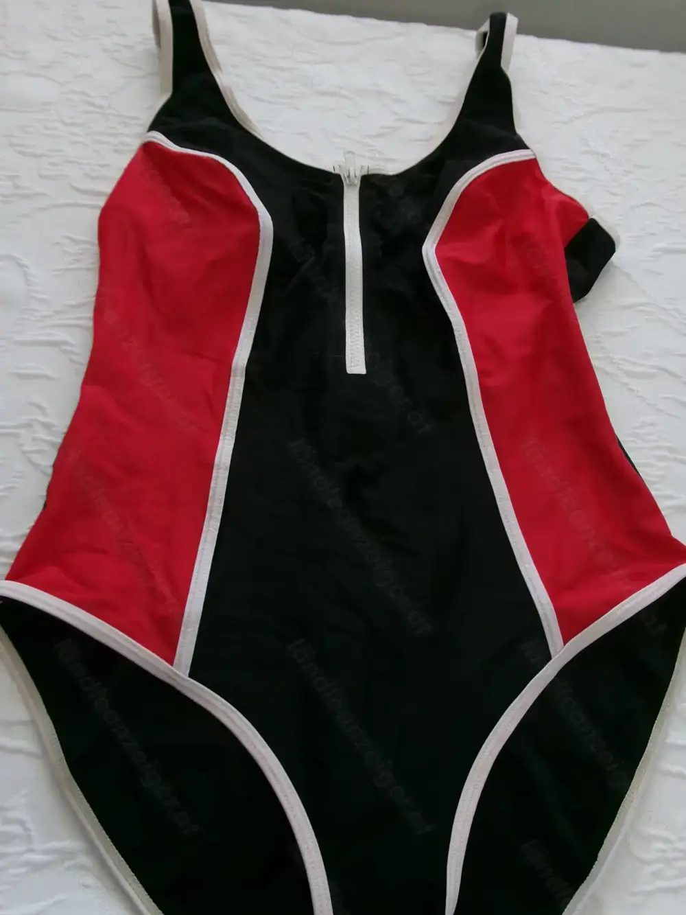 Schwimmerbadeanzug rot-schwarz Schwimmerbadeanzug rot-schwarz