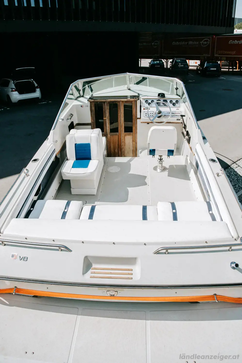 Motorboot Continental Tiara mit 260 PS V8