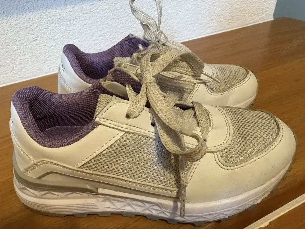Verkaufe Sneakers von Marke Richter Grösse 31 Verkaufe Sneakers von Marke Richter Grösse 31