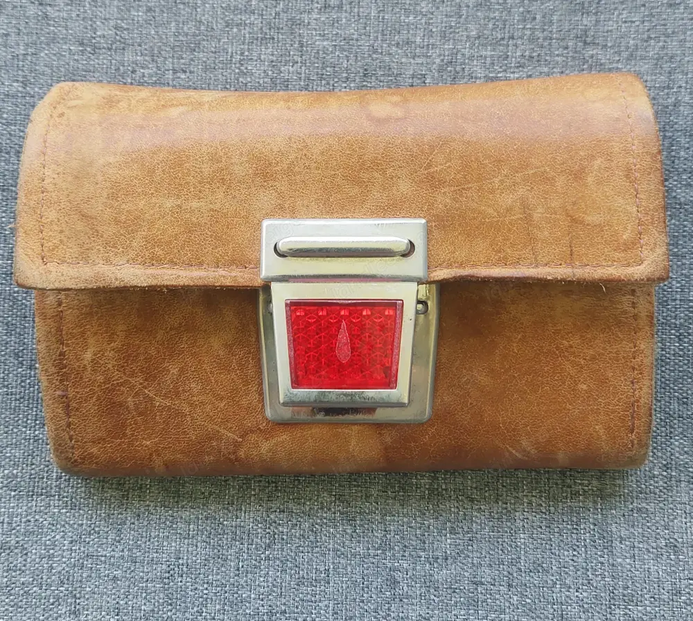 Portemonnaie LUMABAG, recycelt aus Turnmatte und Sportgeräten