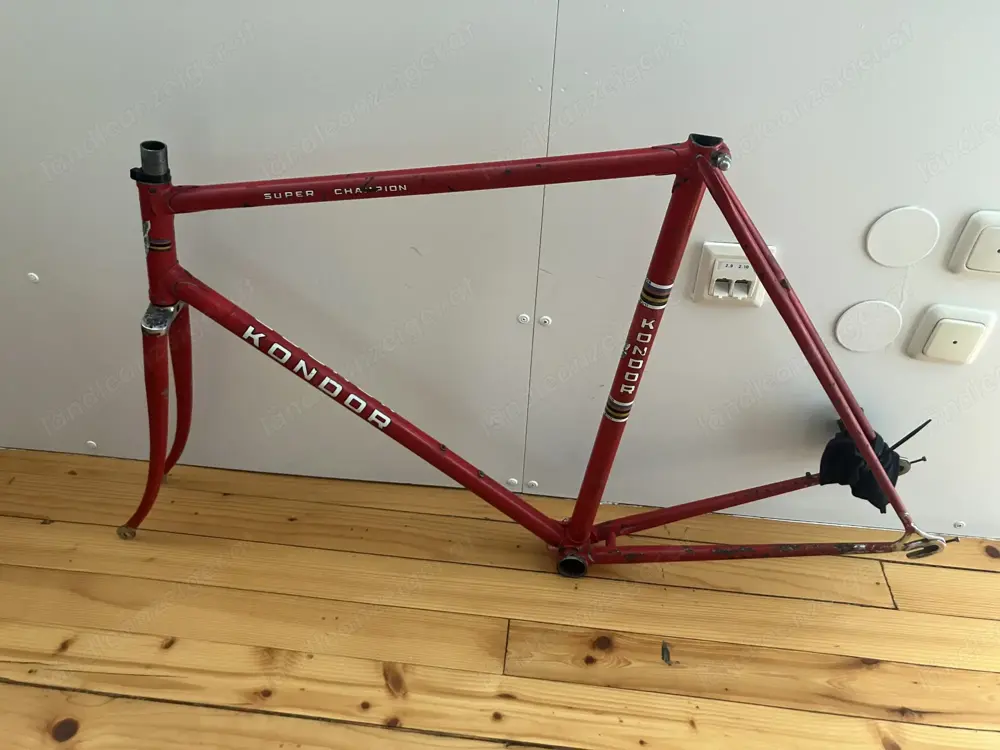 Bastlerhit: Rennrad Kondor Super Champion Rahmen + Ersatzteile Bastlerhit: Rennrad Kondor Super Champion Rahmen + Ersatzteile