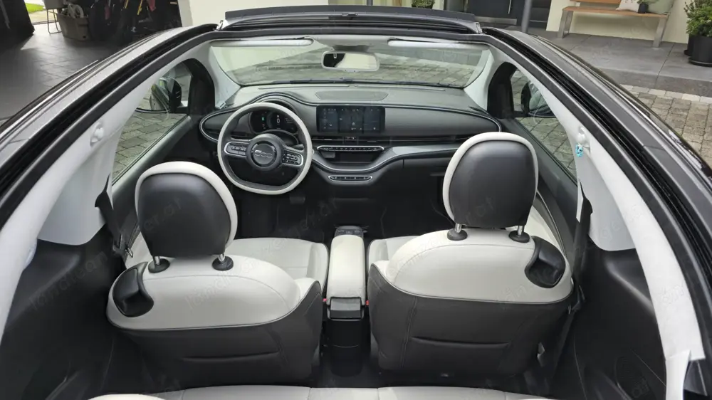 FIAT 500e LaPrima Cabrio FIAT 500e LaPrima Cabrio