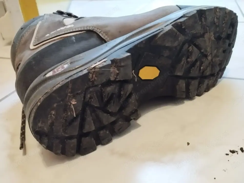 LOWA Wanderschuhe für Damen zu verkaufen (Größe 40)