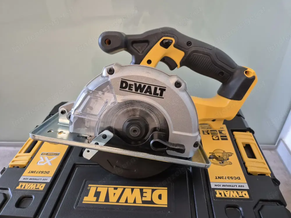 DEWALT - Akku Metallkreissäge DCS373NT fast wie neu.