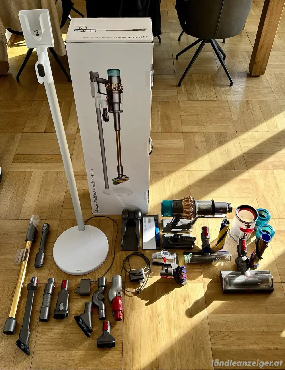  Dyson V15 Detect Complete Extra Akku-Staubsauger , Zubehör+ OVP 