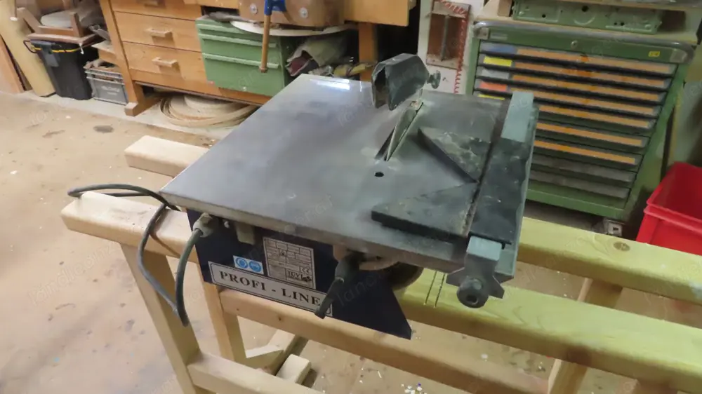Fliesenschneidmaschine Fliesenschneidmaschine