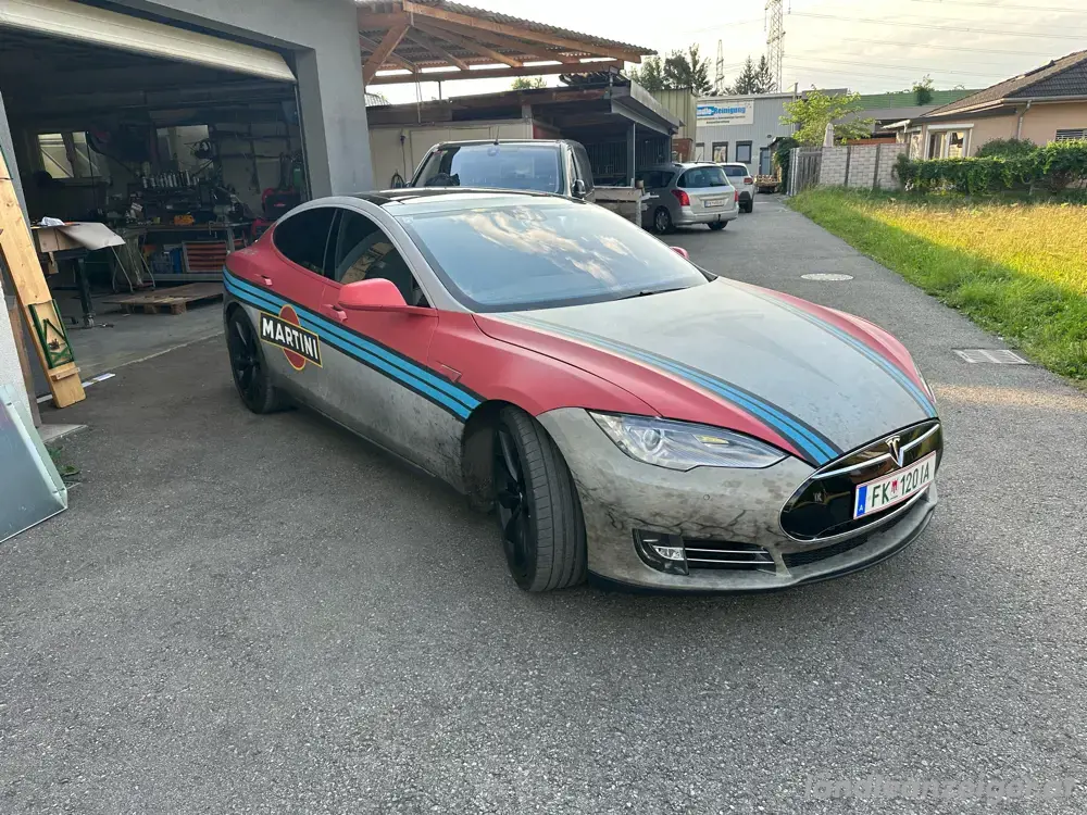 Tesla Model S Defekt! Tesla Model S Defekt!