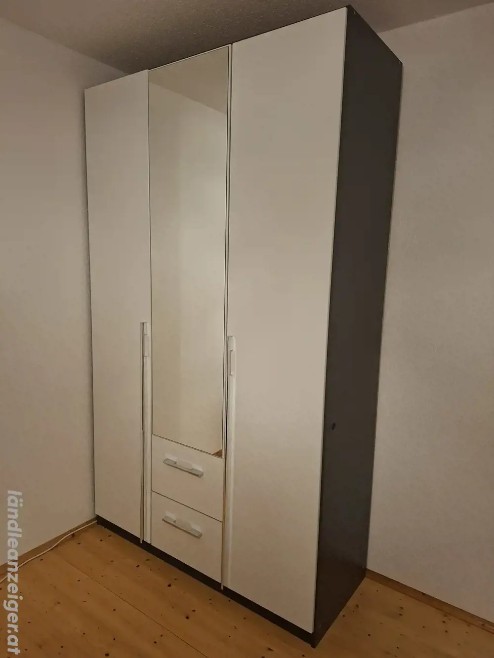 Kleiderschrank Kleiderschrank