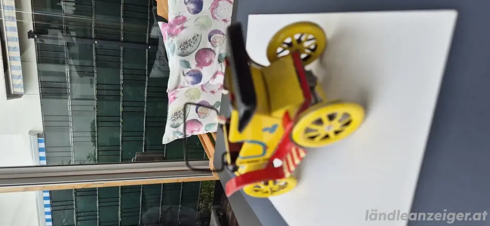 Blechspielzeugauto Blechspielzeugauto