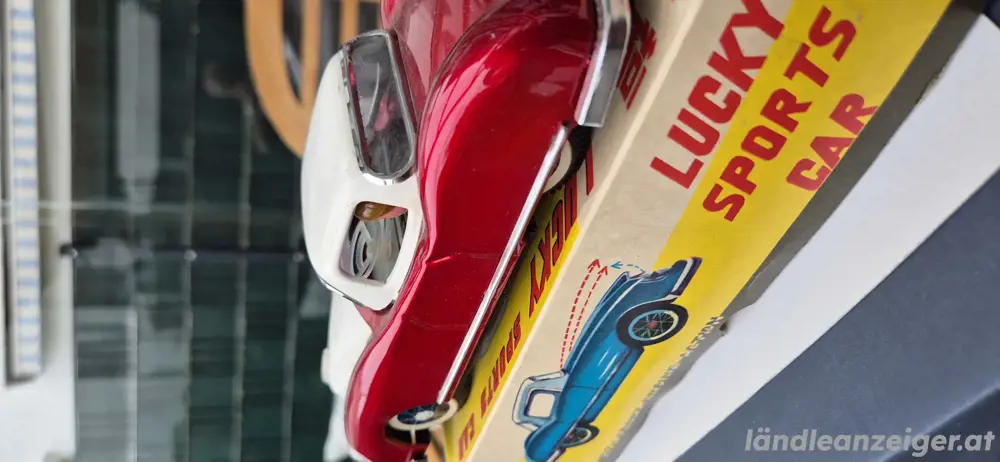 Blechspielzeugauto Blechspielzeugauto