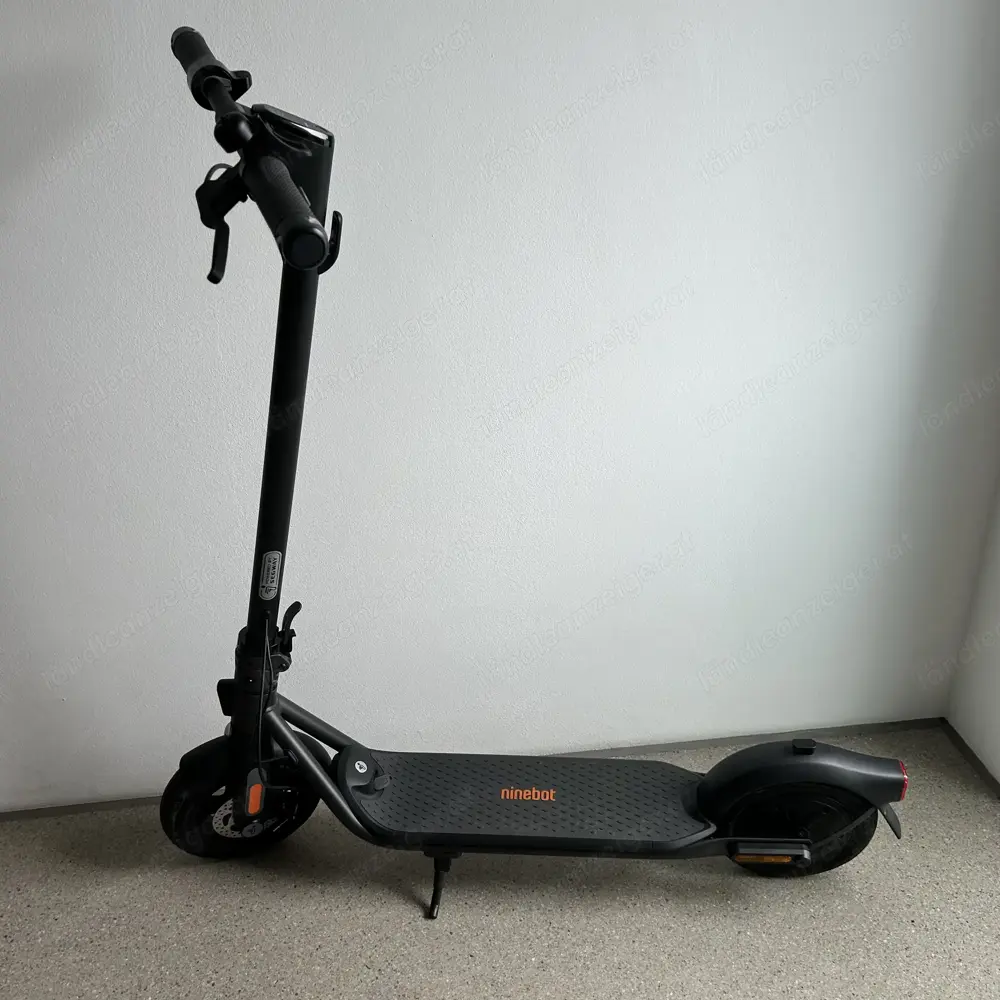E-Scooter "Kick Scooter F2D" Ninebot by Segway