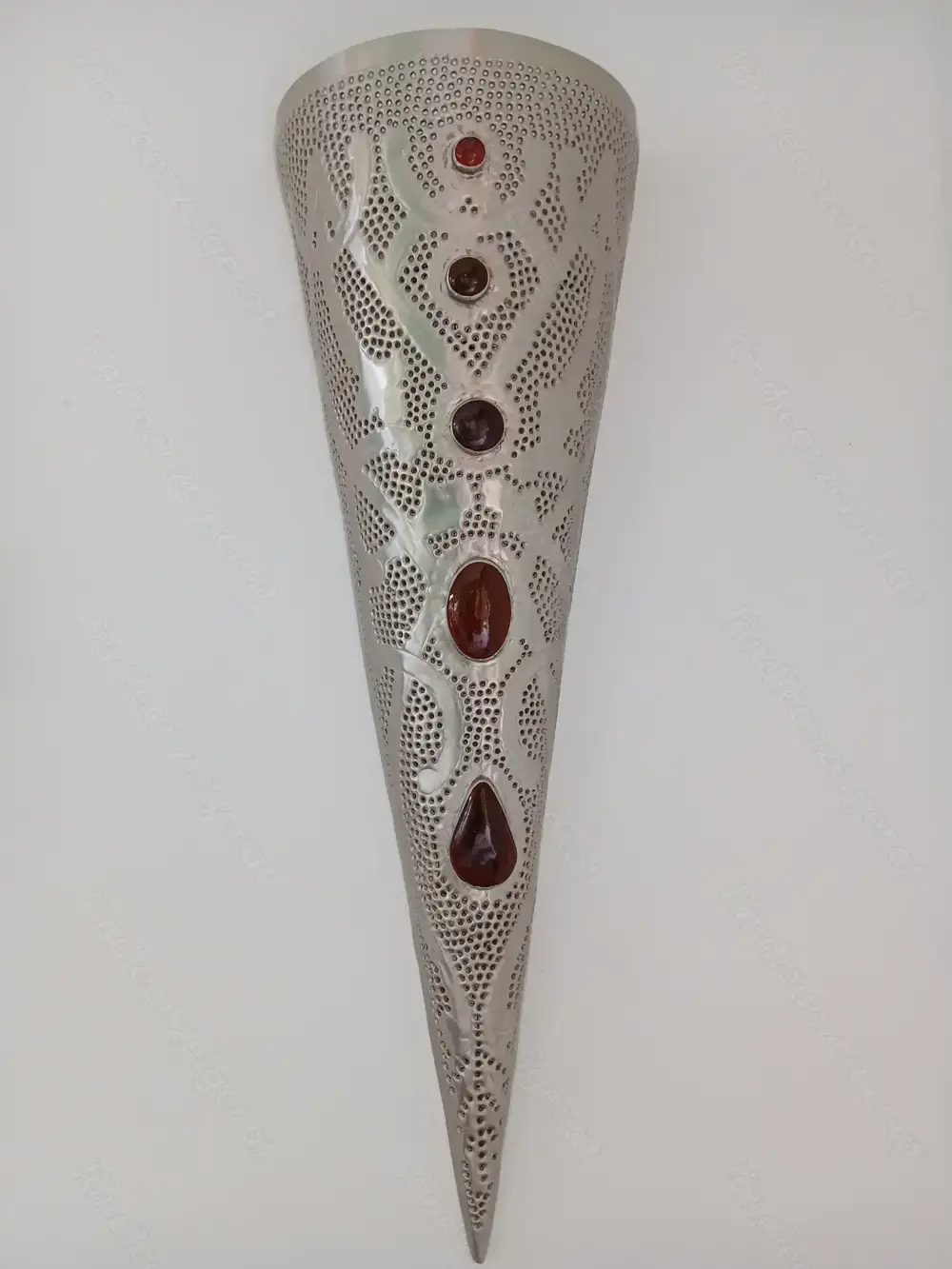Wandlampe Metall Handarbeit, Einzelstück , 78 cm lang ,26 cm breit (oben), 40 Watt. Rarität Wandlampe Metall Handarbeit, Einzelstück , 78 cm lang ,26 cm breit (oben), 40 Watt. Rarität
