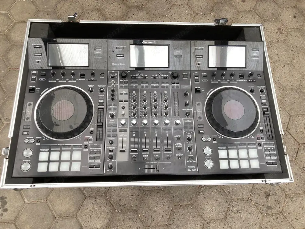 Pioneer DDJ-RZX Mixer Controller mit Case Pioneer DDJ-RZX Mixer Controller mit Case