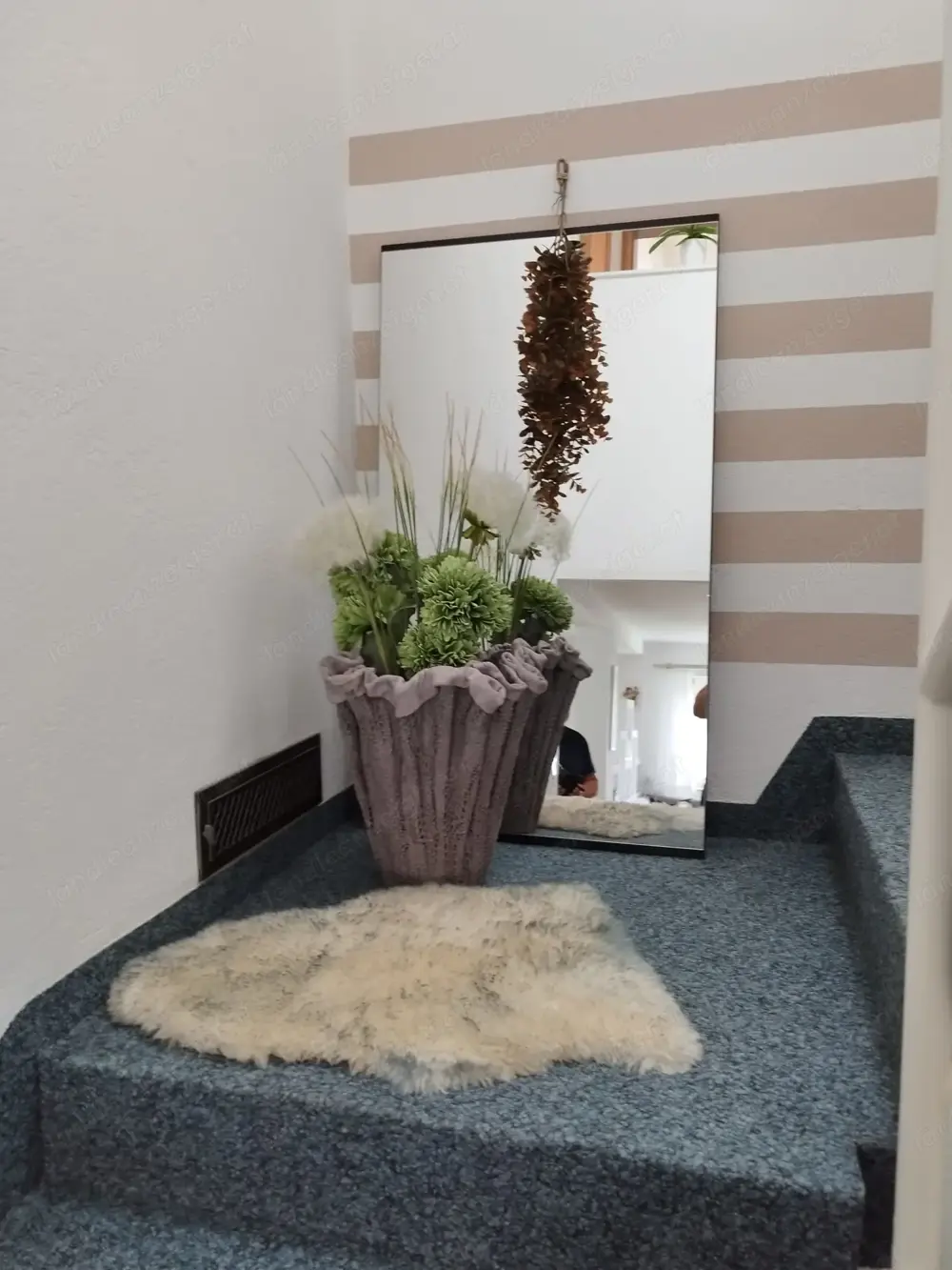 Spiegel mit Holzunterbau 700 1200 zu verkaufen Spiegel mit Holzunterbau 700 1200 zu verkaufen