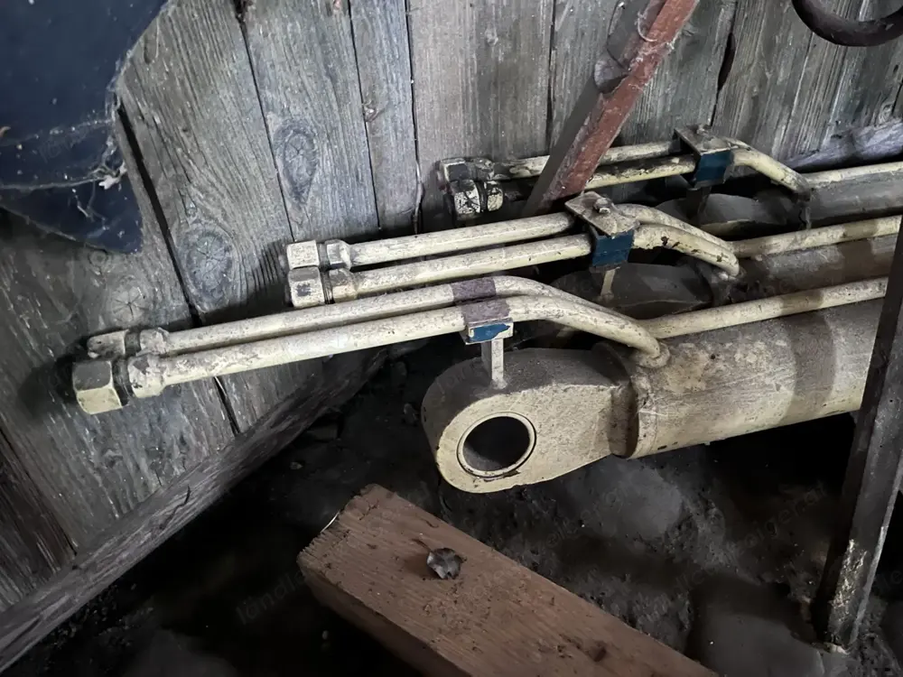 3 Stück Hydraulikzylinder NEU Länge Auge zu Auge ca 175cm Stückpreis 200EUR