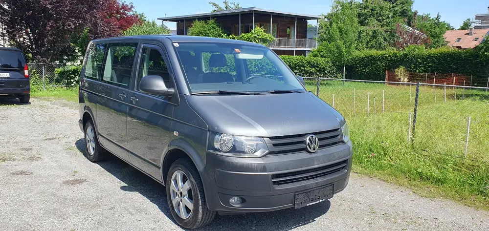 VW T5 Caravelle mit Camping-Ausrüstung und Original-VW-Tauschmotor VW T5 Caravelle mit Camping-Ausrüstung und Original-VW-Tauschmotor