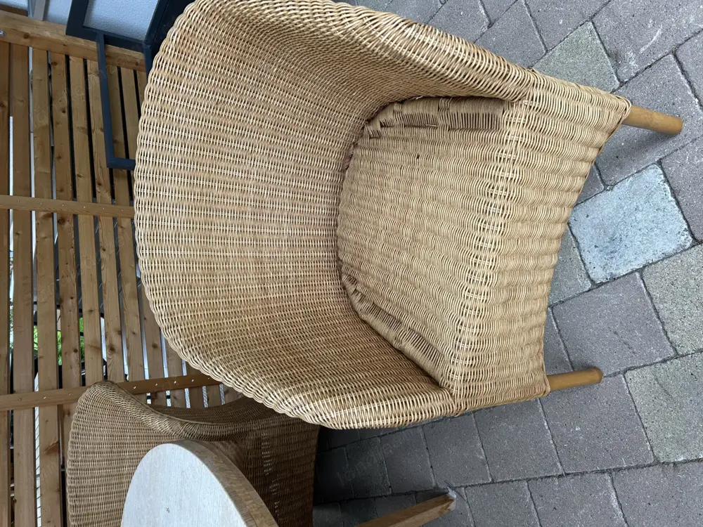 Rattan Stühle mit weißen Polster Rattan Stühle mit weißen Polster
