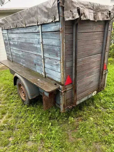 Viehanhänger mit Kugelkupplung Viehanhänger mit Kugelkupplung
