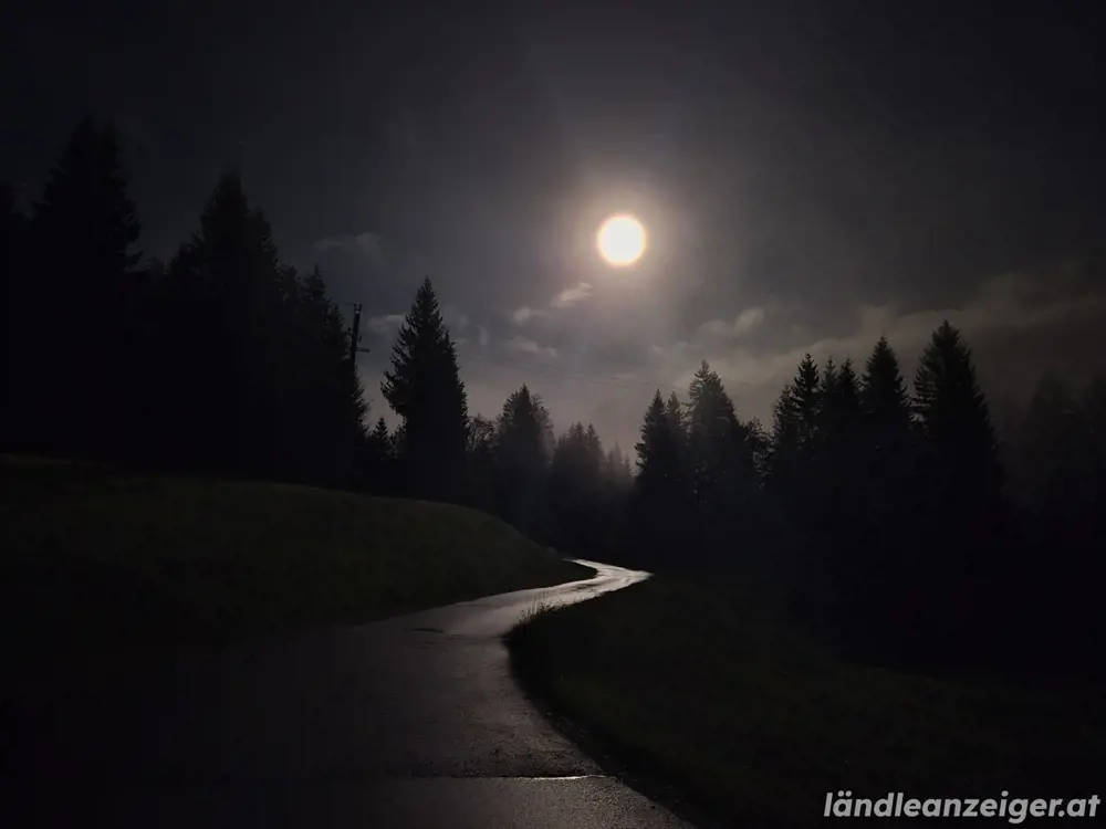 Naturliebhaber (32) sucht Sie   für Nähe, Wandern & kleine Abenteuer