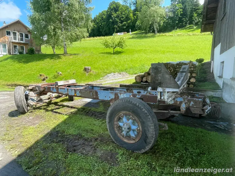 Anhänger mit deichsel Anhänger mit deichsel