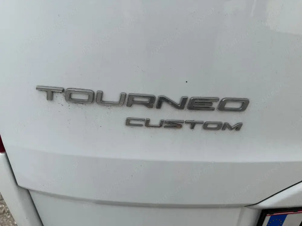 Ford Tourneo Hybrid Titanium