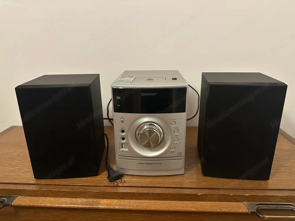 Sharp micro component system - Radio, CD-Player, USB-Anschluss, 2 Lautsprecherboxen Sharp micro component system - Radio, CD-Player, USB-Anschluss, 2 Lautsprecherboxen