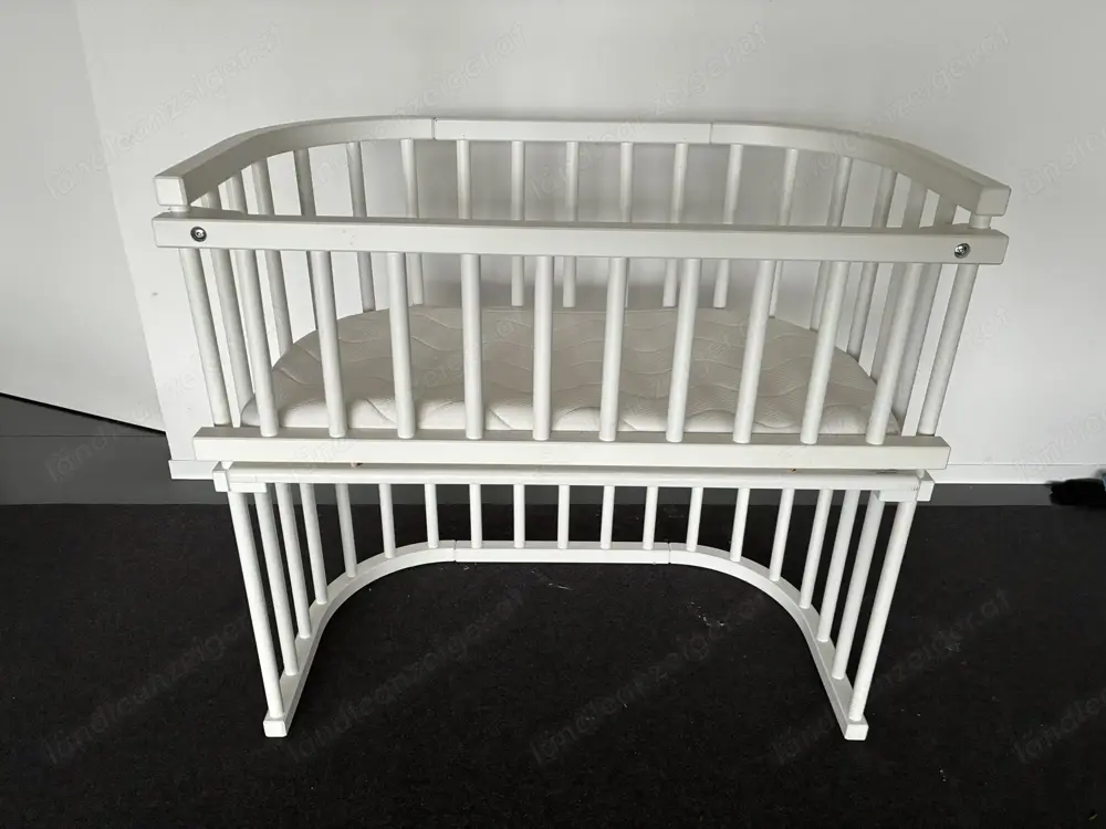 Original Babybay Beistellbett inkl Matratze, 2 Leintücher und Kopfschutz 