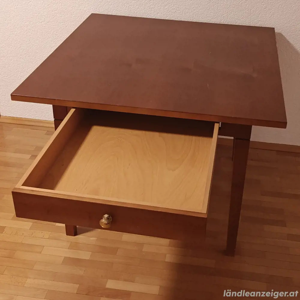 Holztisch mit Schublade Holztisch mit Schublade