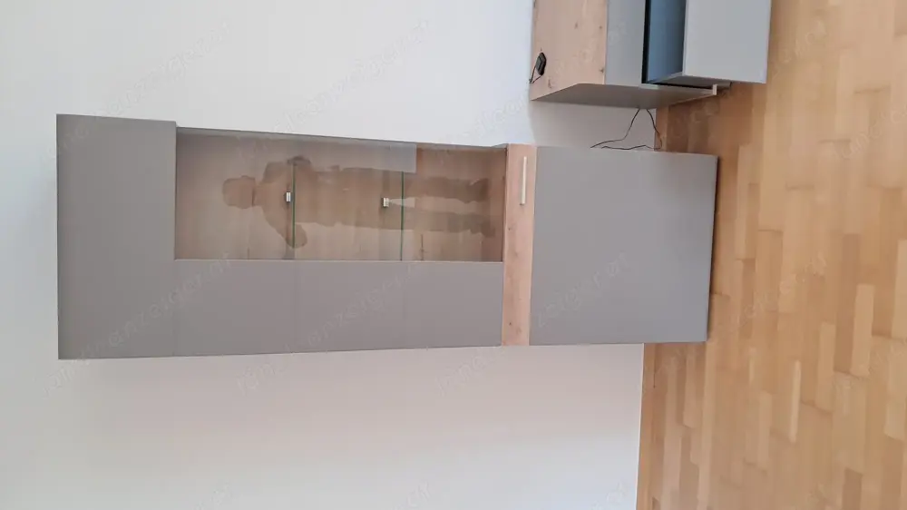Schöner Gläserschrank ! Schöner Gläserschrank !