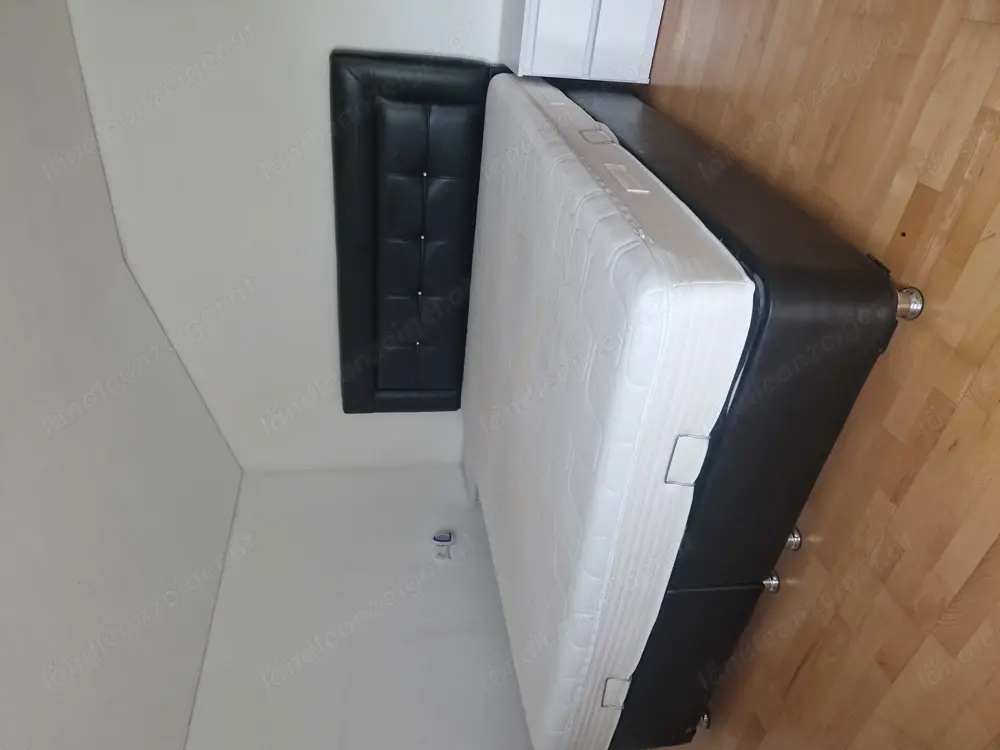 Boxspringbett mit Stauraum und Matratze Boxspringbett mit Stauraum und Matratze