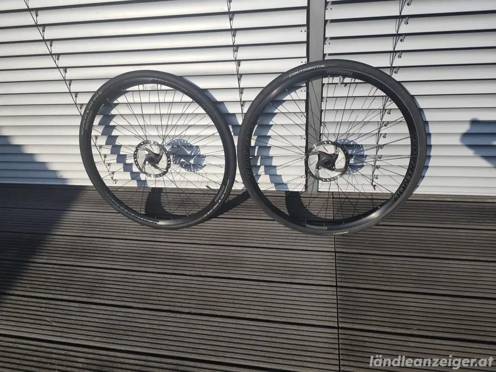 Laufradsatz 28 Zoll inkl. Bremsscheiben Rennrad Gravelbike Laufradsatz 28 Zoll inkl. Bremsscheiben Rennrad Gravelbike