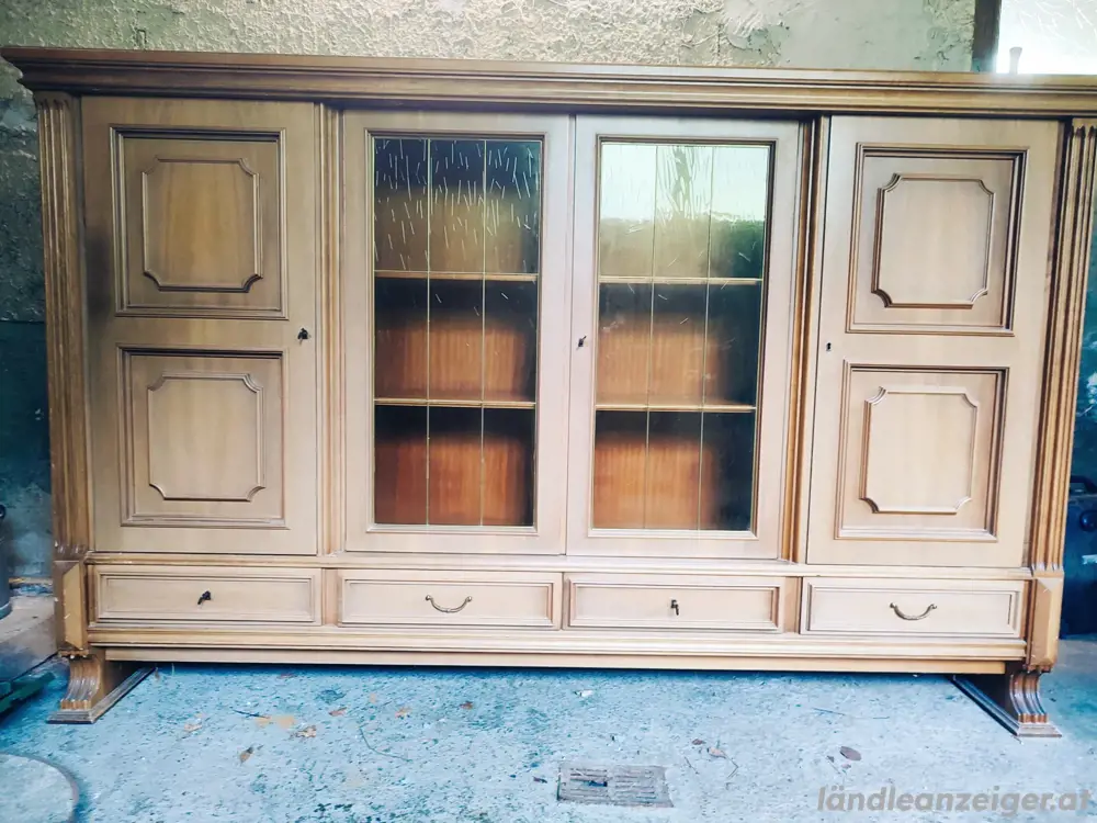 Schrank zu verschenken Schrank zu verschenken