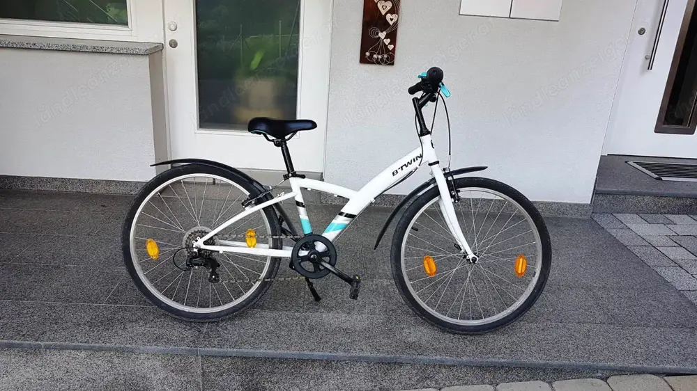 Kinder Fahrrad mit Zubehör zu verkaufen Kinder Fahrrad mit Zubehör zu verkaufen