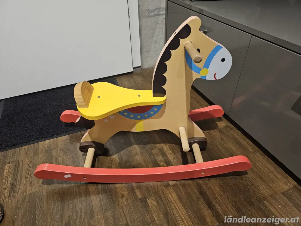 Schaukelpferd Schaukelpferd