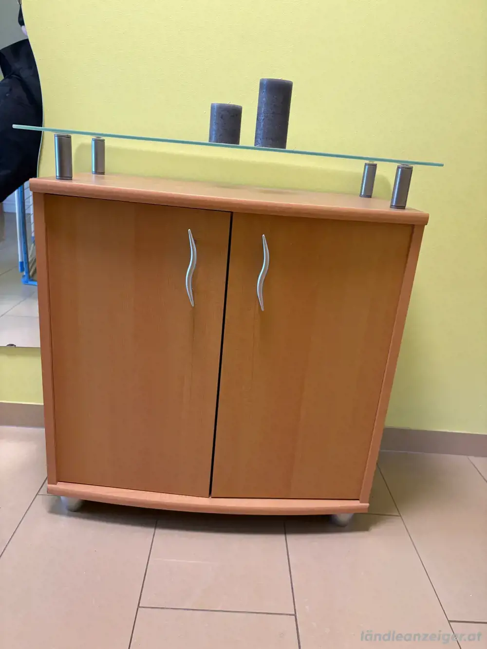 Kommode mit Glasauflage Kommode mit Glasauflage