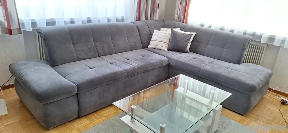 neuwertige Couch mit Bettfunktion neuwertige Couch mit Bettfunktion