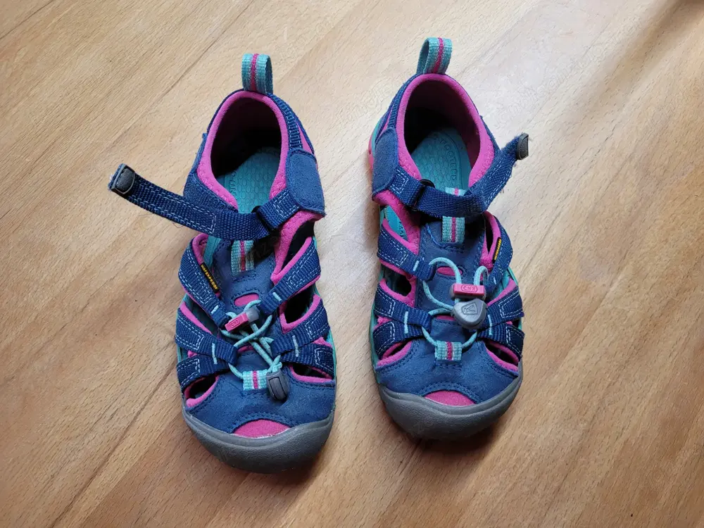 Keen Sandalen Wasserschuhe Gr. 31 Keen Sandalen Wasserschuhe Gr. 31