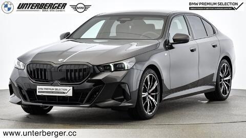 BMW 520d xDrive M Sportpaket // Anhängerkupplung // Head-Up // Komfortzugang / BMW 520d xDrive M Sportpaket // Anhängerkupplung // Head-Up // Komfortzugang /