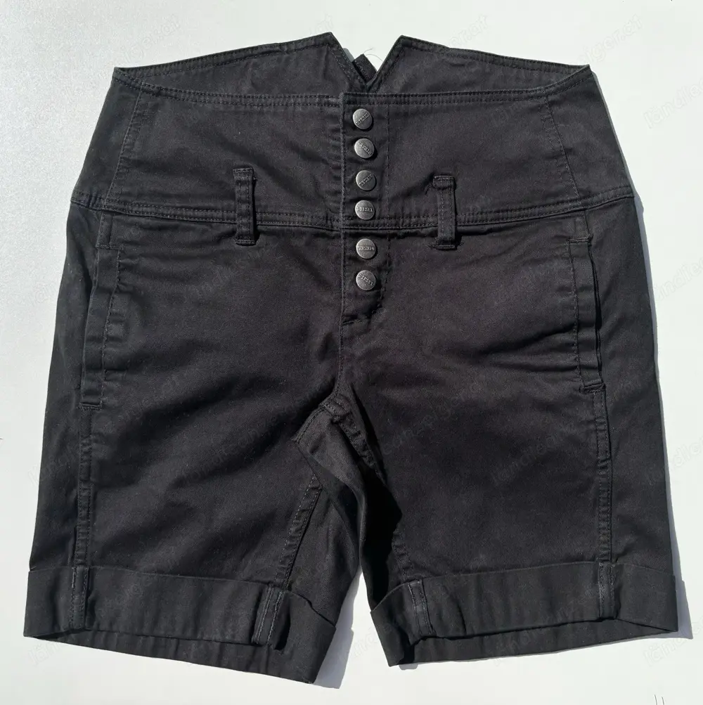 Schwarze Damen Shorts von Diesel Schwarze Damen Shorts von Diesel