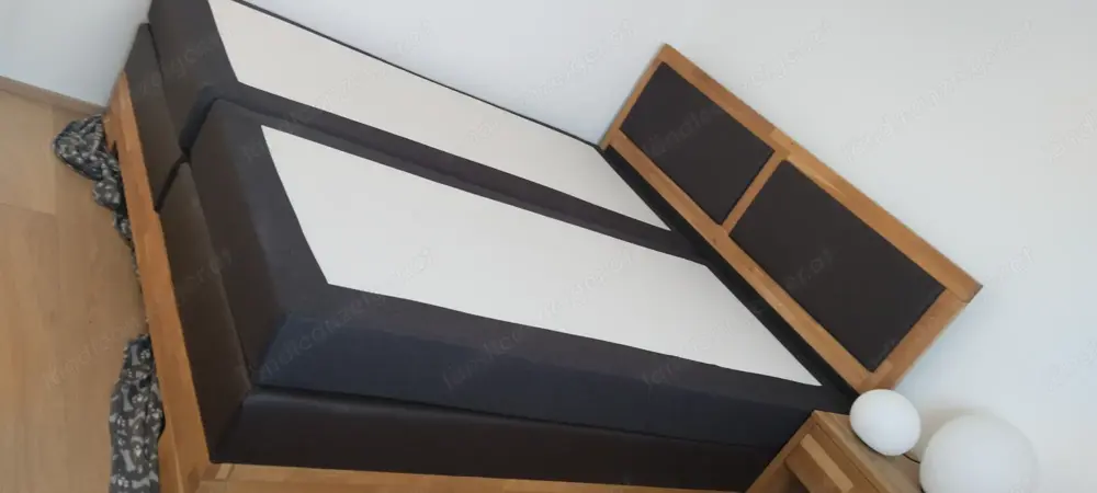 Doppelbett aus Vollholz Doppelbett aus Vollholz
