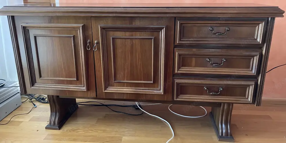 Kommode mit Türen links und 3 Schubladen rechts Stilmöbel Vintage Kommode mit Türen links und 3 Schubladen rechts Stilmöbel Vintage