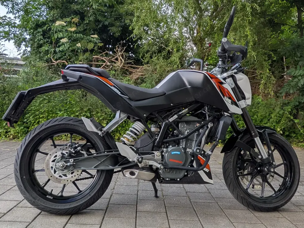KTM Duke 125, Top-Zustand, nur 4.440 km!